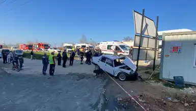 TIR-Otomobil Çarpışması: 6 Yaralı, 1'i Kritik